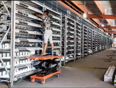Mining farm with cooling fans and ventilation system